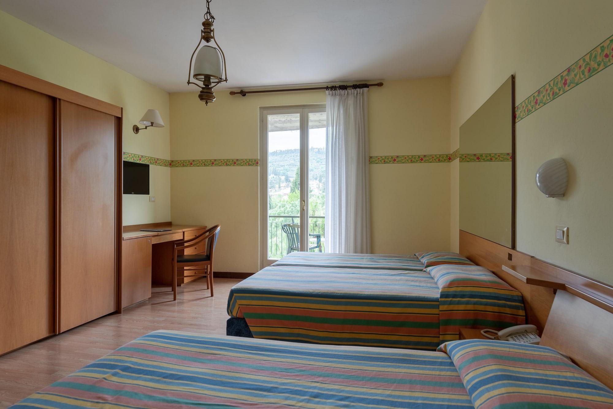 Hotel Palme & Suite Garda  Exterior photo