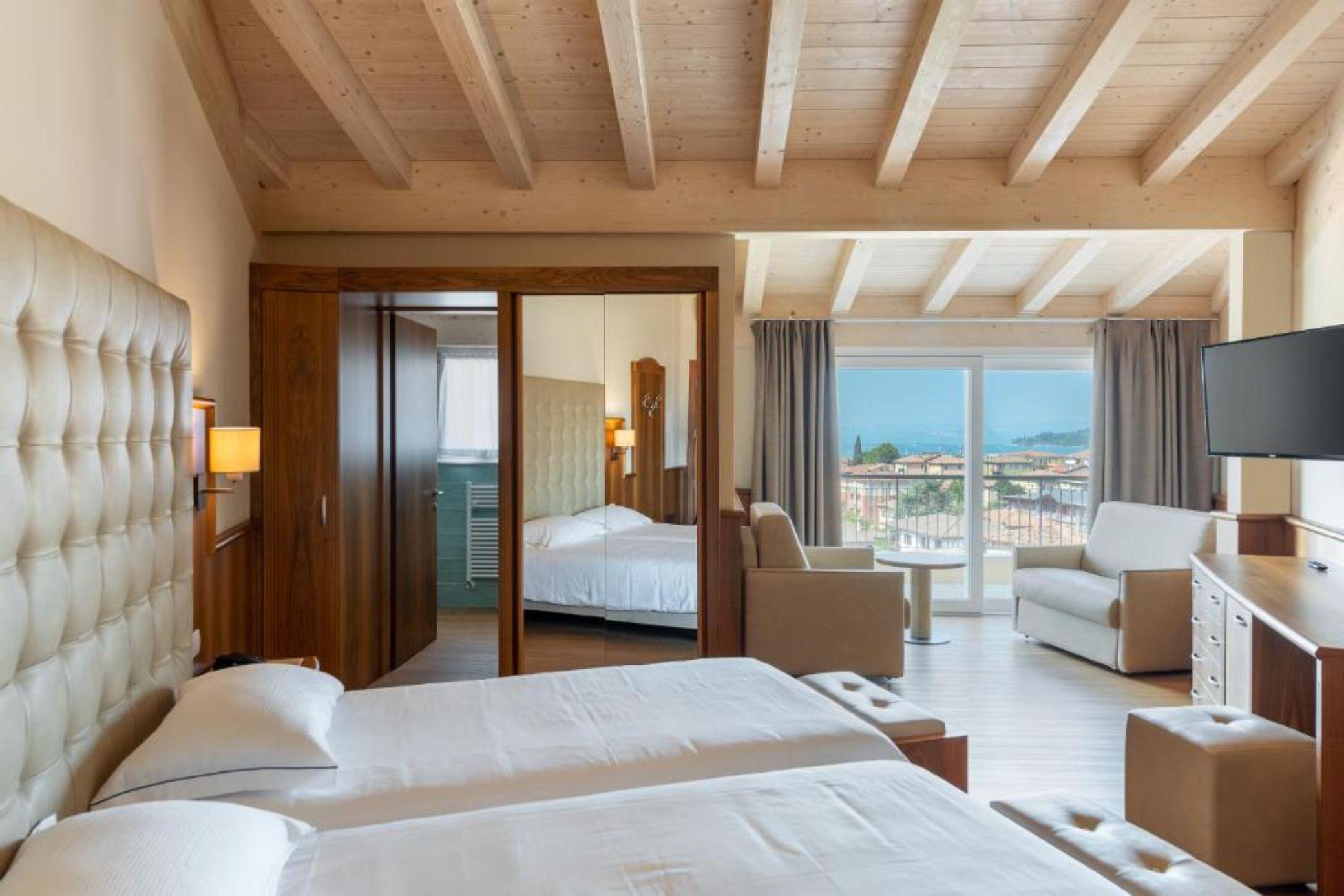 Hotel Palme & Suite Garda  Exterior photo