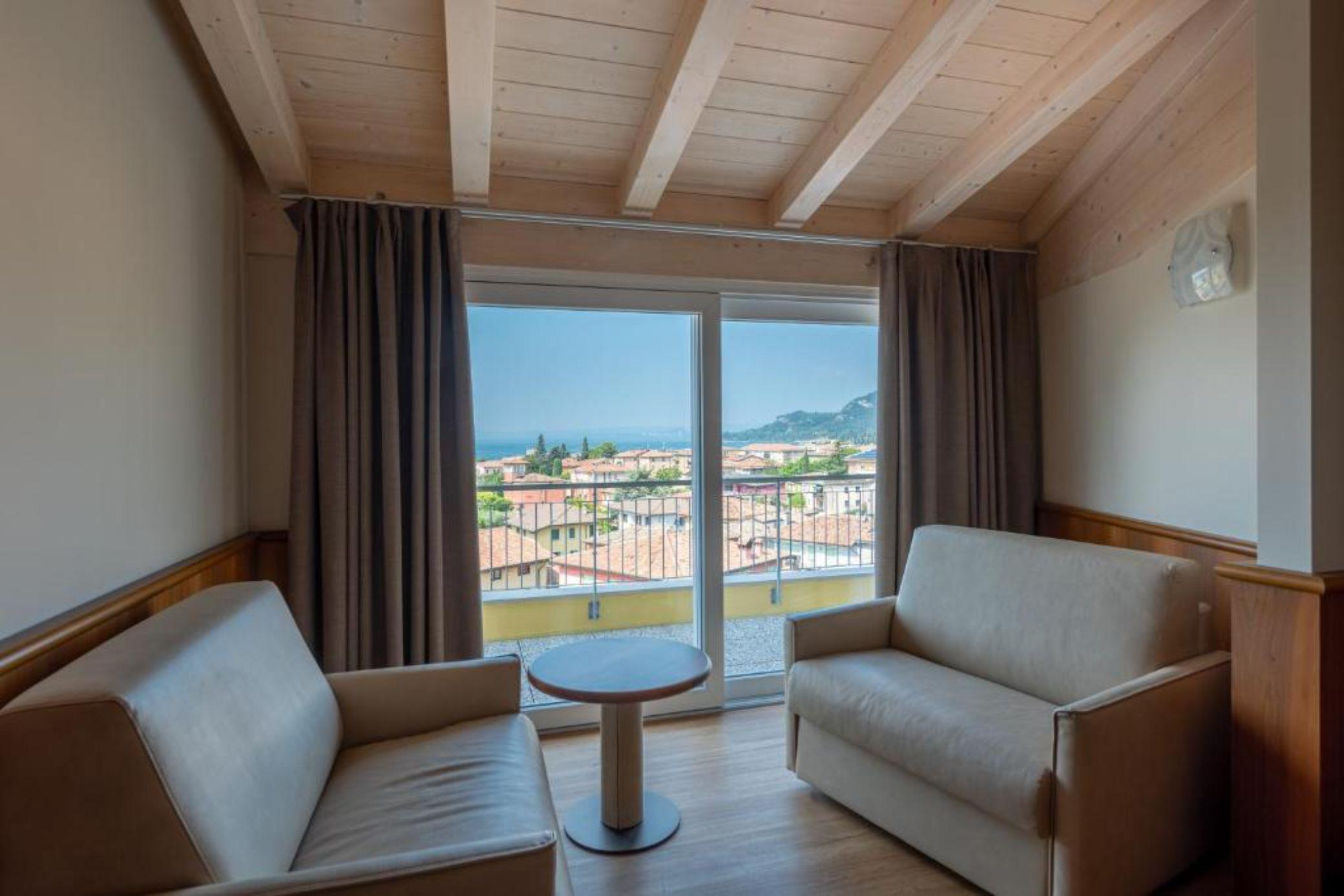 Hotel Palme & Suite Garda  Exterior photo