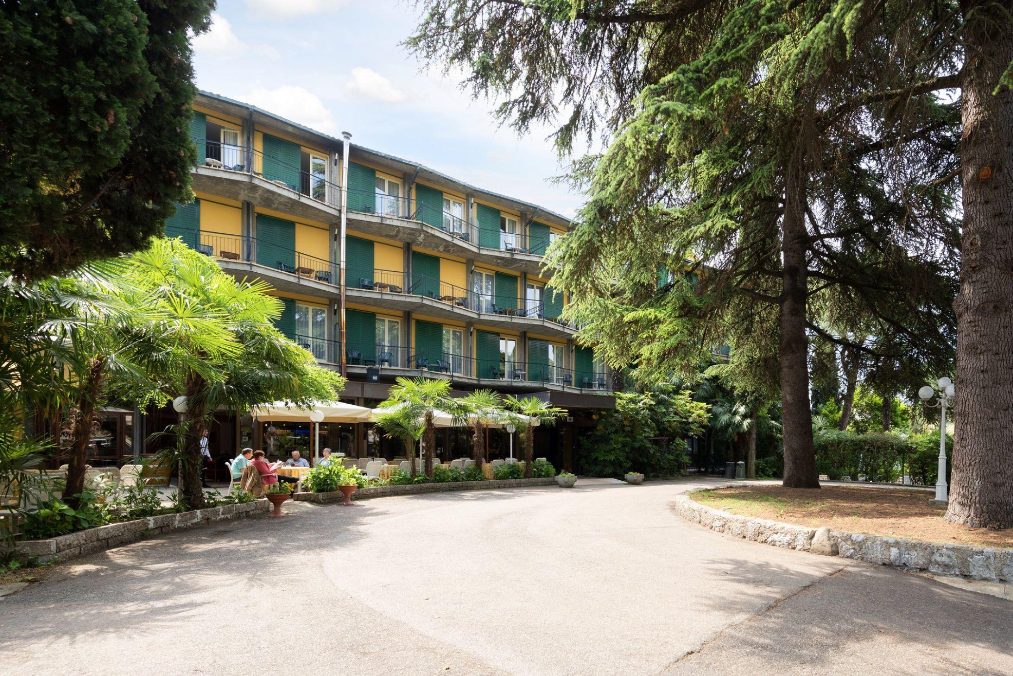 Hotel Palme & Suite Garda  Exterior photo