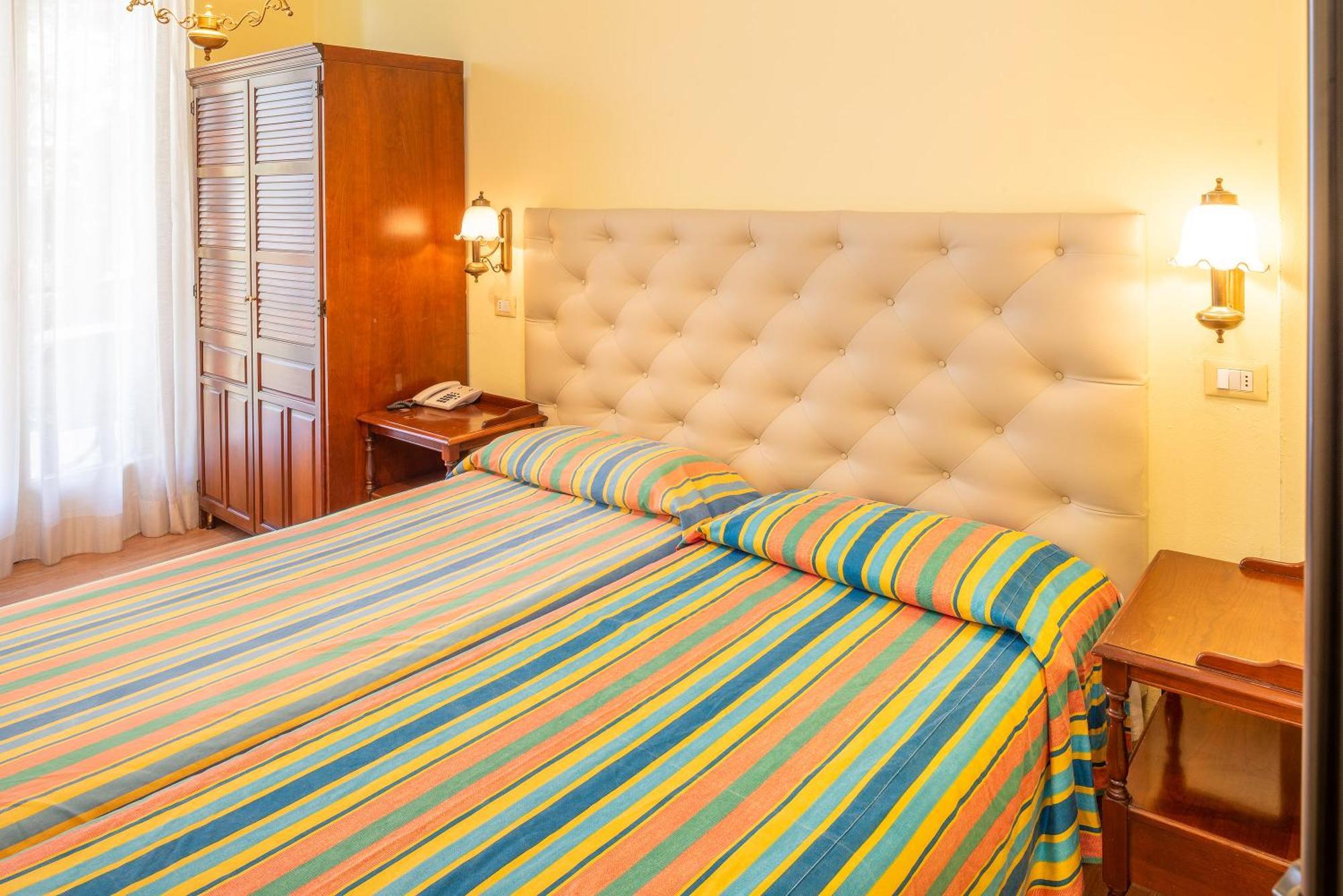 Hotel Palme & Suite Garda  Exterior photo