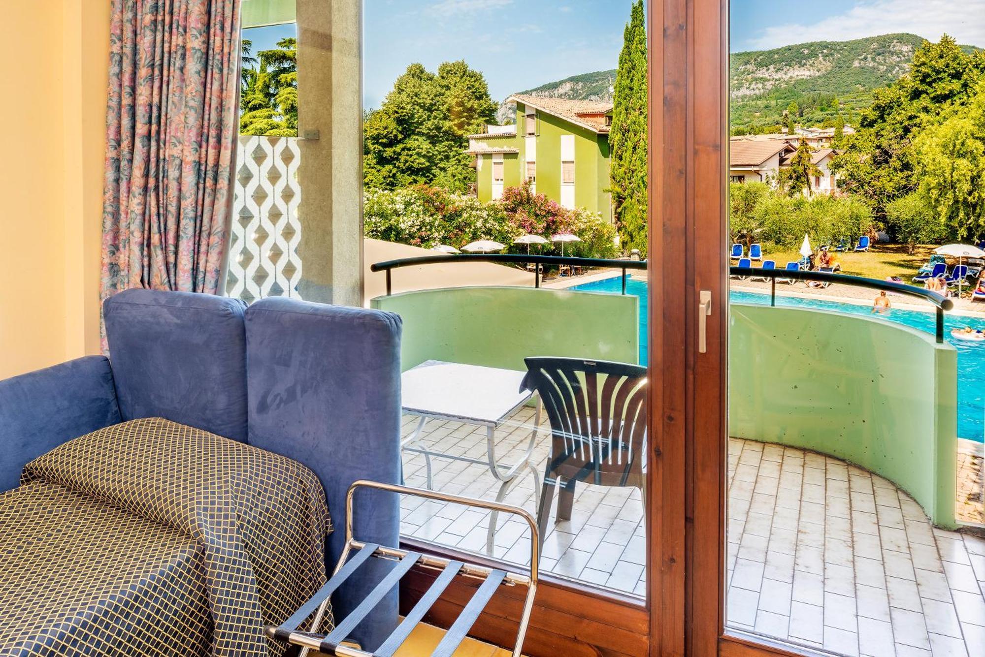 Hotel Palme & Suite Garda  Exterior photo