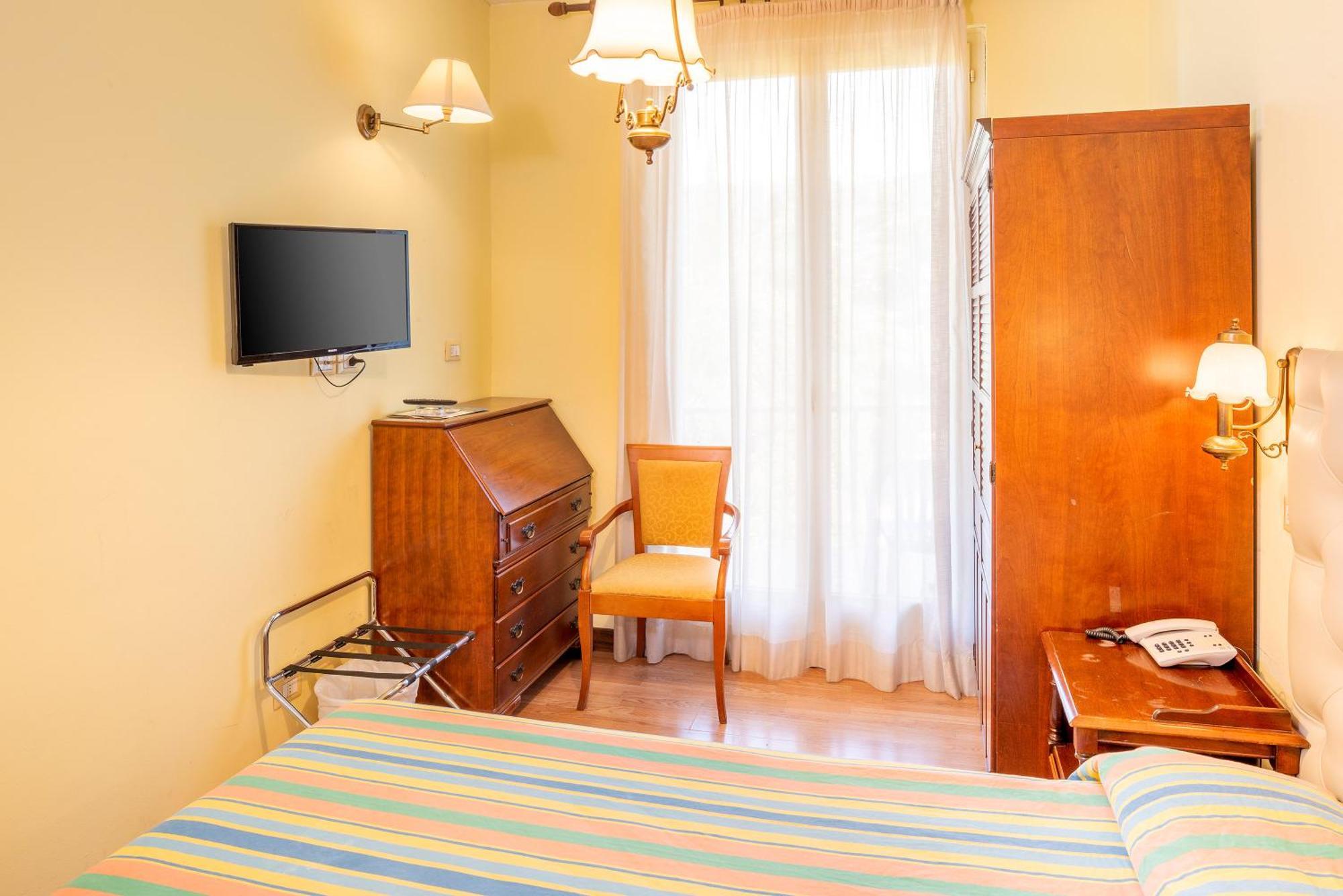 Hotel Palme & Suite Garda  Exterior photo